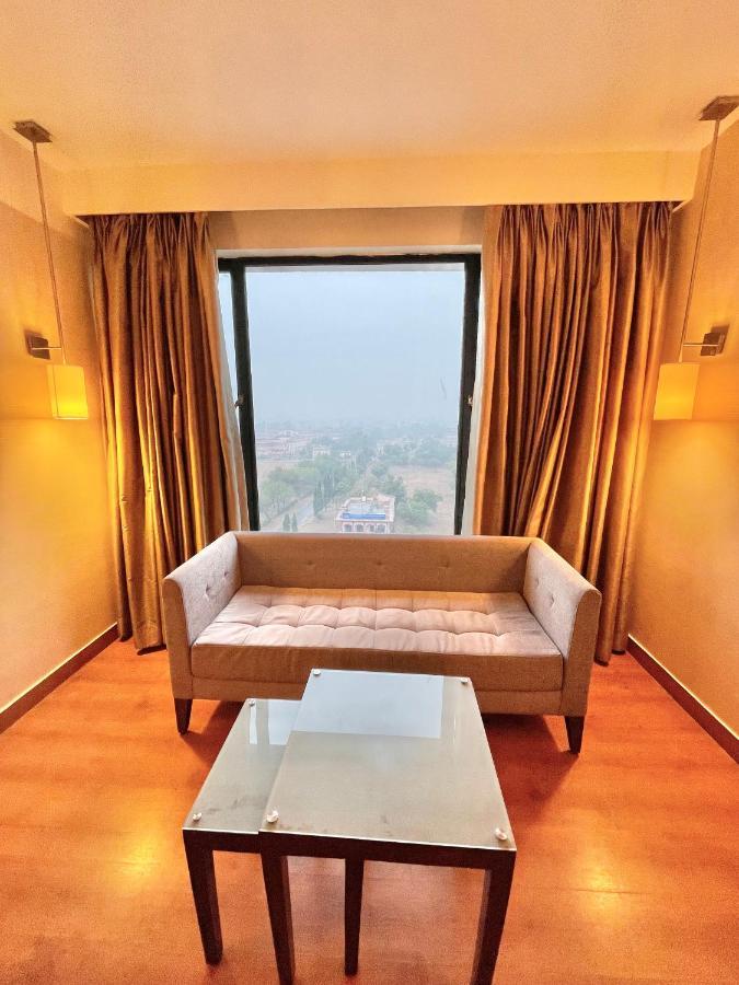 Ramada By Wyndham Jaipur North Hotel Bagian luar foto