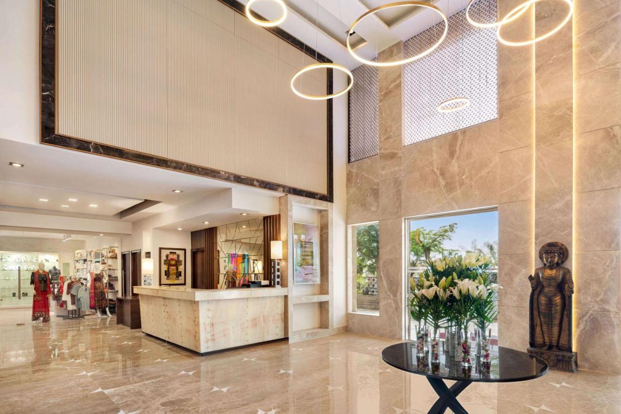 Ramada By Wyndham Jaipur North Hotel Bagian luar foto