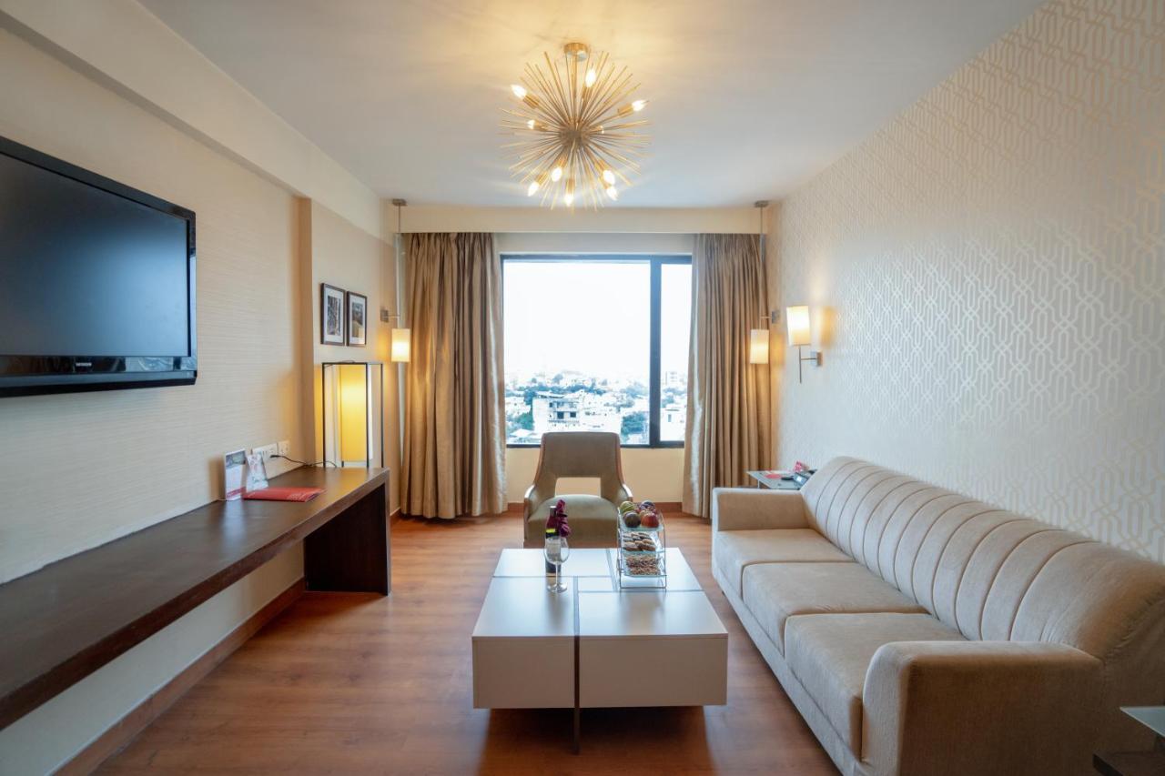 Ramada By Wyndham Jaipur North Hotel Bagian luar foto
