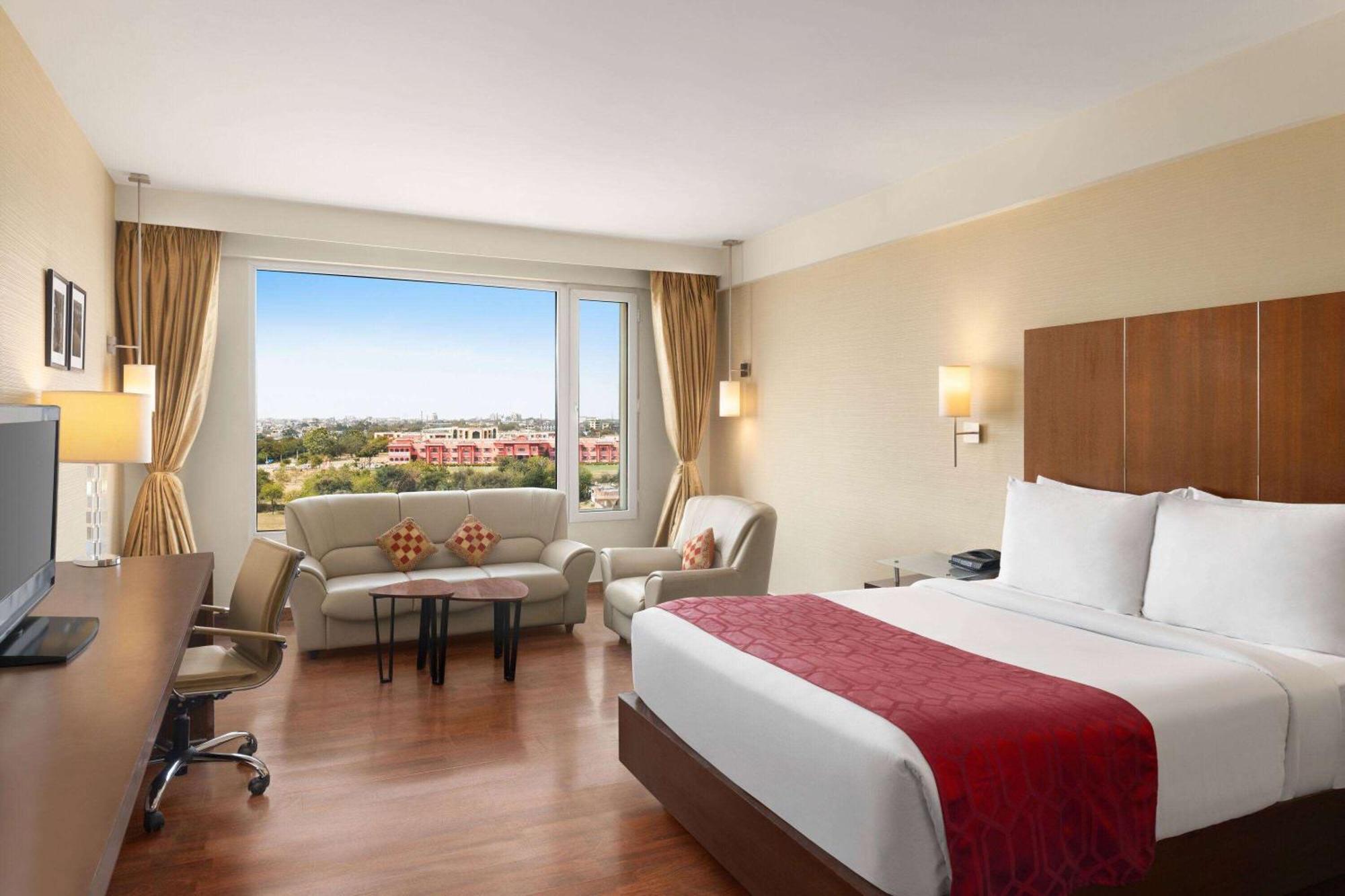 Ramada By Wyndham Jaipur North Hotel Bagian luar foto