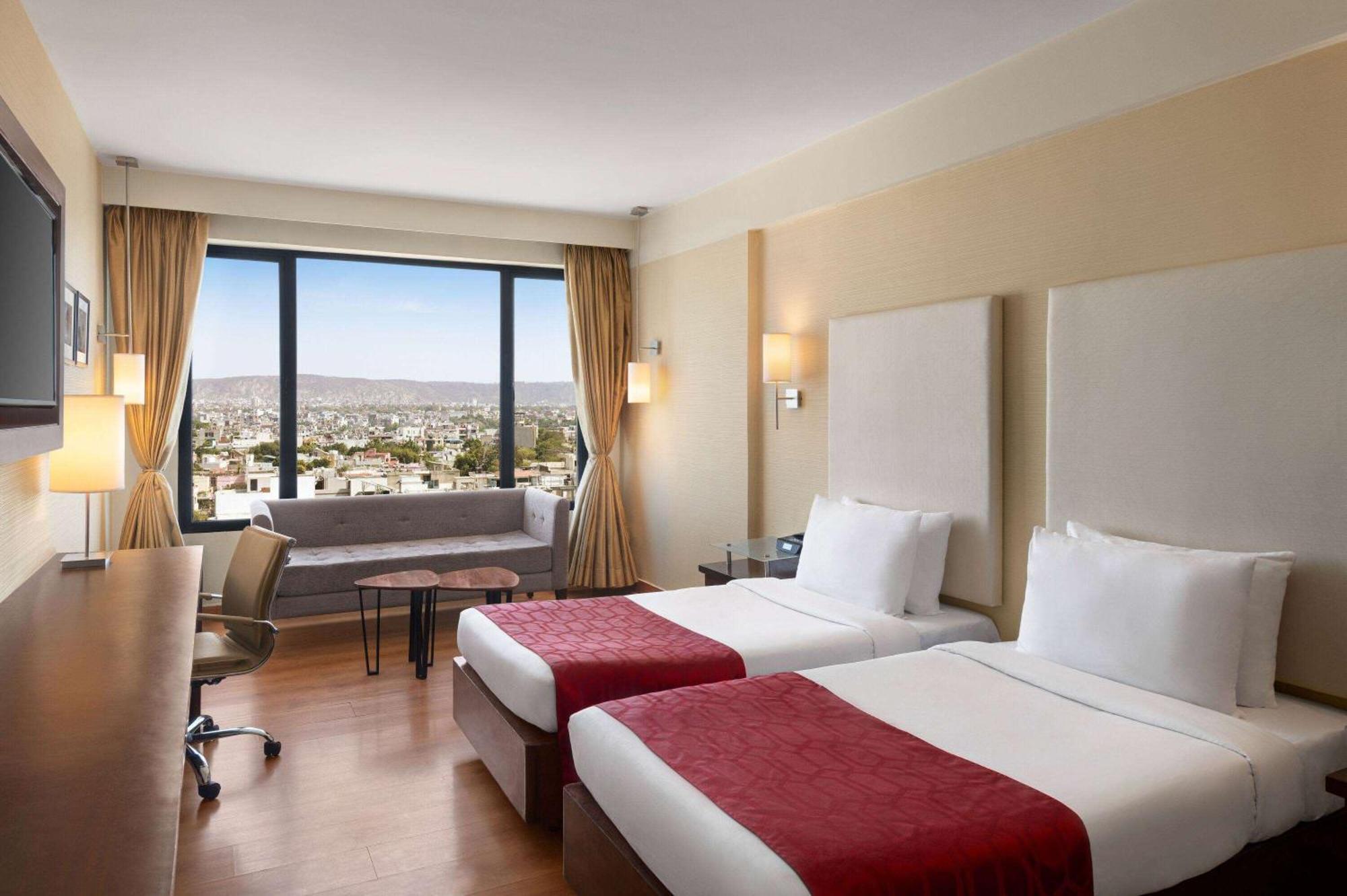 Ramada By Wyndham Jaipur North Hotel Bagian luar foto